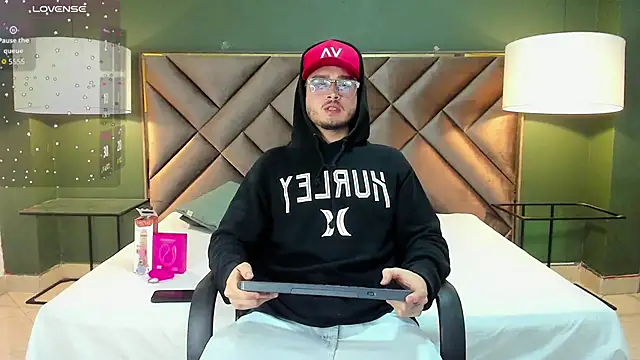 Salvattore Muller online show from February 24, 9:24 pm