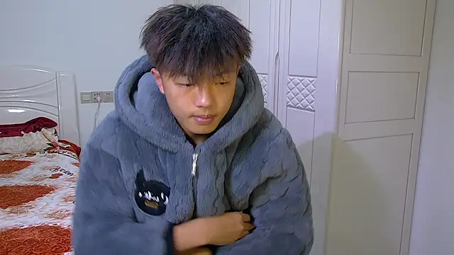 Chocolates-001 online show from January 17, 10:20 am