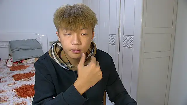 Chocolates-001 online show from February 4, 10:54 am