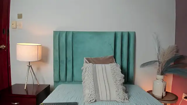 TessaMonroee online show from February 3, 6:13 pm