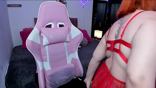 Nina curves online show from March 15, 7:42 pm