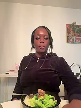 icelyne 2001 online show from February 28, 11:39 pm