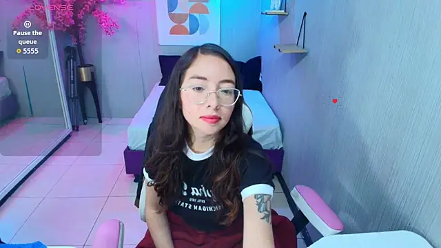 Snapshot of Veronica_miiller chatting on June 4, 7:20 pm Veronica miiller online show from June 4, 7:20 pm