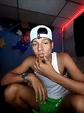 Snapshot of Sasuke-18_cm chatting on April 7, 2:12 am Sasuke-18 cm online show from April 7, 2:12 am