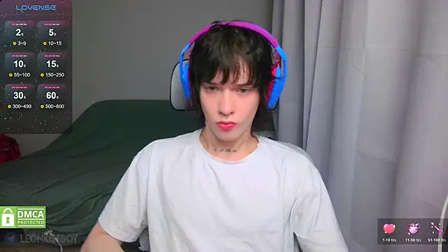 LeonBoykisser online show from April 24, 8:22 pm