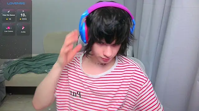 LeonBoykisser online show from April 29, 5:33 am