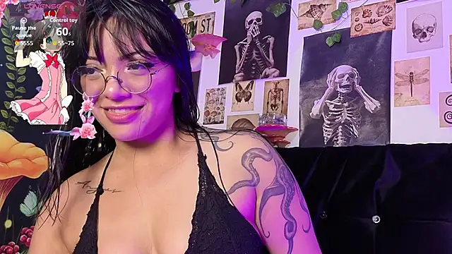 victoriia thompson online show from March 1, 8:11 pm