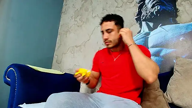 Snapshot of Vans_Ross chatting on June 8, 1:55 pm Vans Ross online show from June 8, 1:55 pm