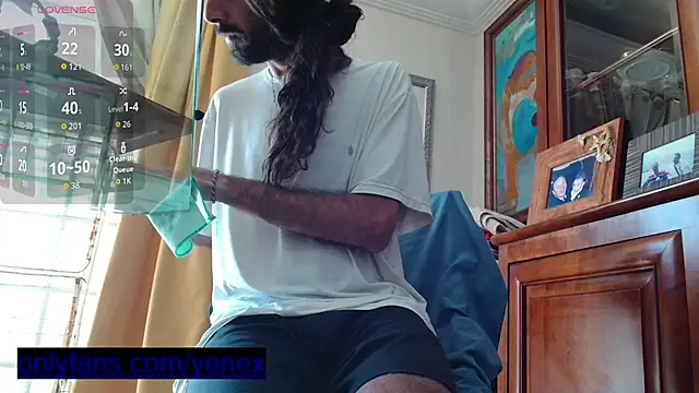 Snapshot of aircum99 chatting on June 9, 12:06 pm aircum99 online show from June 9, 12:06 pm