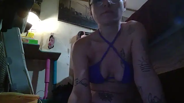 Snapshot of Tastybabe22 chatting on July 29, 1:37 am Tastybabe22 online show from July 29, 1:37 am
