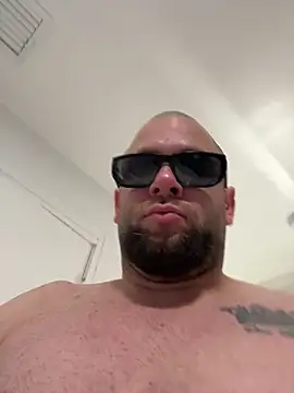 Snapshot of J_thebeastxxx chatting on February 11, 5:18 pm J thebeastxxx online show from February 11, 5:18 pm