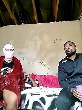 KAT AND DEE online show from March 3, 2:23 pm