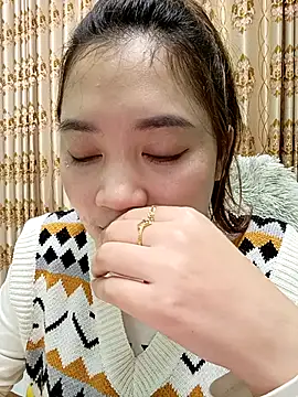 lylinhjim online show from January 14, 9:48 am