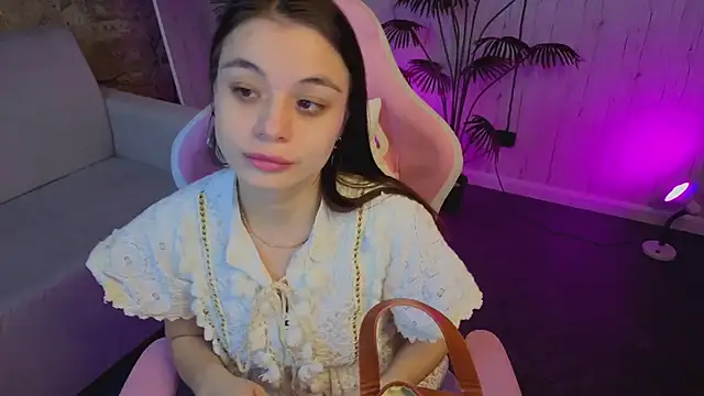 Kim Bless online show from February 24, 1:25 am