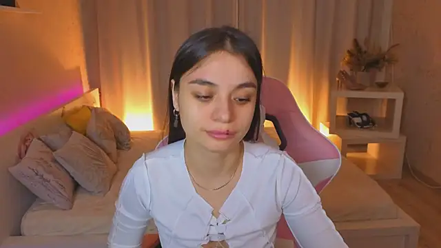 Kim Bless online show from May 4, 2:07 am