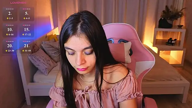 Kim Bless online show from June 18, 1:39 am