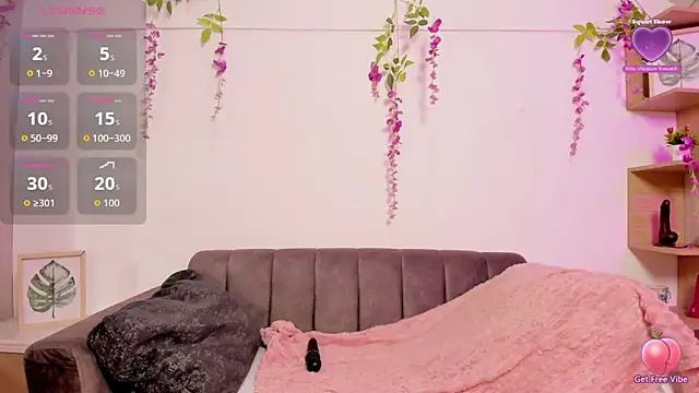 chloe peach  online show from June 18, 1:04 pm