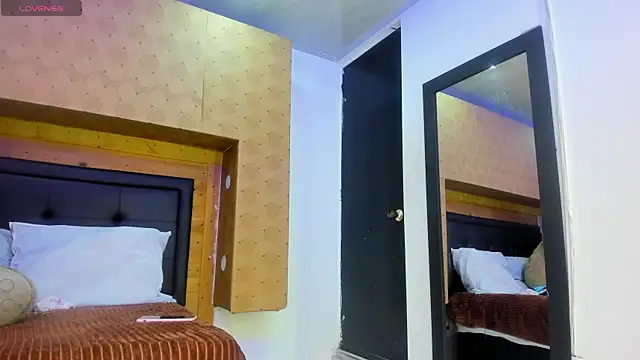 Samantha Blaze1 online show from February 18, 11:39 am