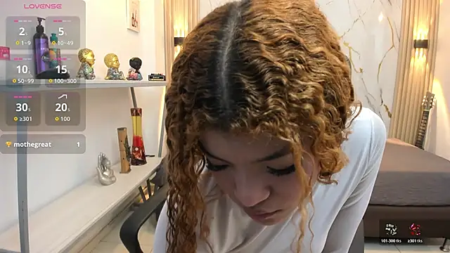 Zoey Taylor07 online show from April 24, 1:02 pm