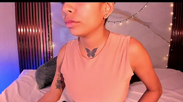 Snapshot of Scarlet_Vixen_ chatting on July 22, 1:03 pm Scarlet Vixen online show from July 22, 1:03 pm