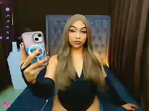 Snapshot of Clea_Moore chatting on February 24, 6:00 am Clea Moore online show from February 24, 6:00 am