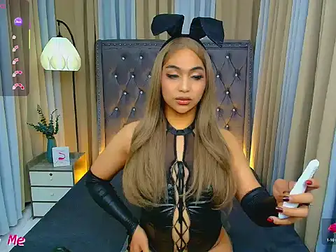 Snapshot of Clea_Moore chatting on March 15, 3:12 am Clea Moore online show from March 15, 3:12 am