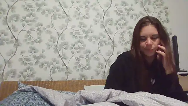NyraLuna online show from May 15, 10:39 pm