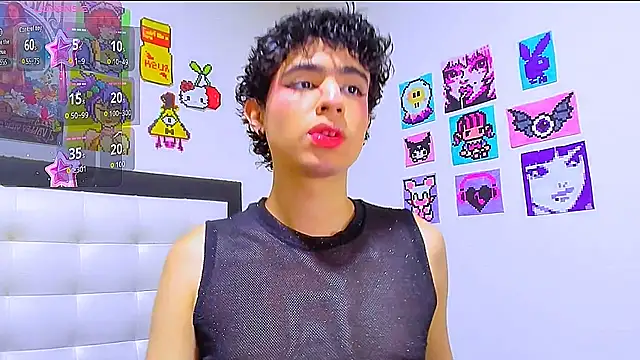 Snapshot of LuanRush_ chatting on February 12, 10:05 pm LuanRush online show from February 12, 10:05 pm