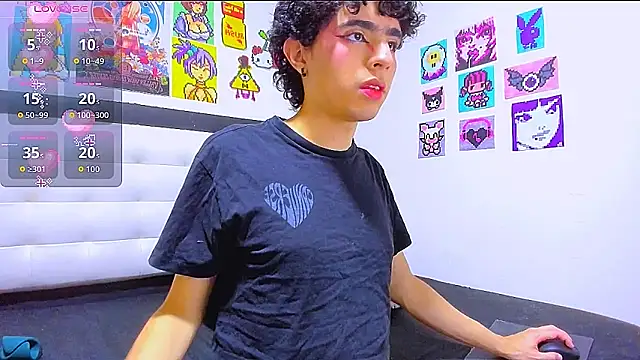 Snapshot of LuanRush_ chatting on March 5, 2:51 am LuanRush online show from March 5, 2:51 am