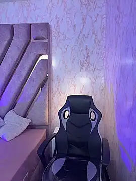 elodie rouge online show from February 10, 12:42 pm