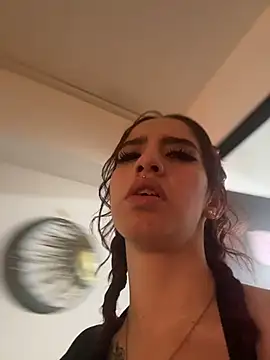 Snapshot of elodie_rouge chatting on June 20, 11:46 am elodie rouge online show from June 20, 11:46 am