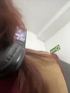 Snapshot of elodie_rouge chatting on July 18, 12:20 pm elodie rouge online show from July 18, 12:20 pm