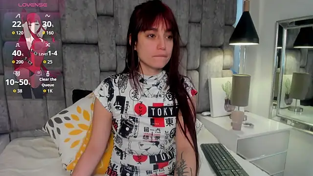 JenniQ69 online show from April 27, 6:39 pm