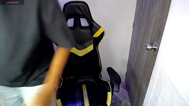 Rick oficiall online show from April 8, 2:39 pm