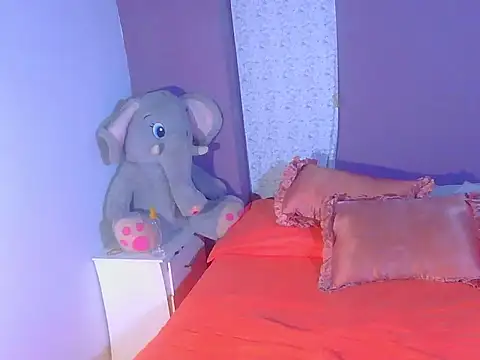 Snapshot of PaulinaWilliams chatting on April 16, 9:39 pm PaulinaWilliams online show from April 16, 9:39 pm