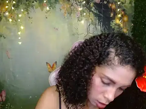 Snapshot of rosa_skinny chatting on May 7, 8:25 pm rosa skinny online show from May 7, 8:25 pm