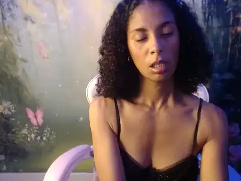 Snapshot of rosa_skinny chatting on May 29, 8:18 pm rosa skinny online show from May 29, 8:18 pm