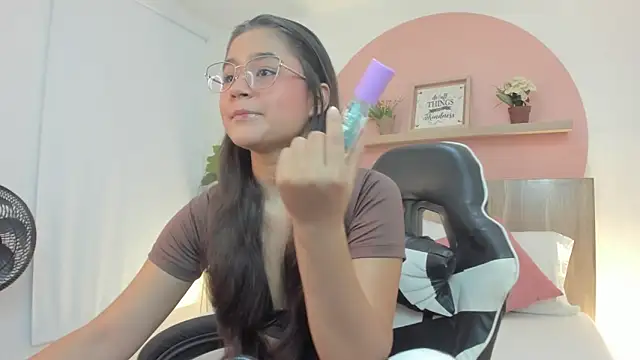 ivette swan online show from February 11, 7:30 pm