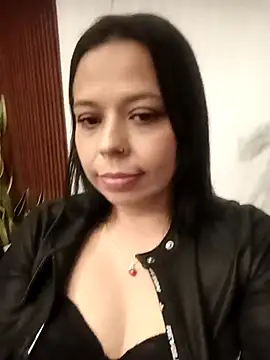 Snapshot of RossyAlvarez chatting on July 1, 2:24 am RossyAlvarez online show from July 1, 2:24 am