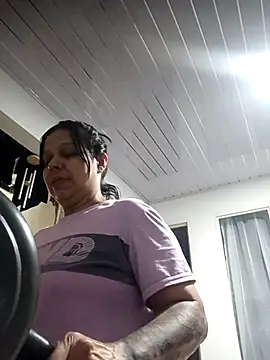 Snapshot of RossyAlvarez chatting on July 7, 12:24 am RossyAlvarez online show from July 7, 12:24 am