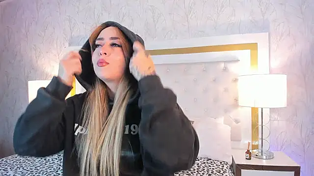 Xara Shadow online show from February 17, 10:38 pm