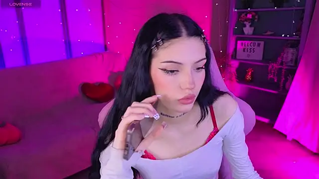 Kelly  Bunny online show from August 4, 5:54 am
