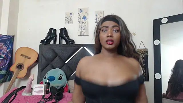 Snapshot of Natashabella___ chatting on June 17, 12:02 am Natashabella online show from June 17, 12:02 am