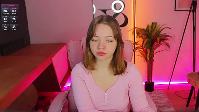 Kiss Moon online show from March 6, 6:54 am