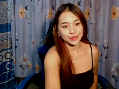 pinay mayahiga online show from April 5, 6:16 pm