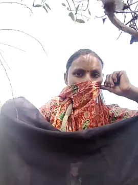 Snapshot of Juli_rathore chatting on February 17, 6:43 am Juli rathore online show from February 17, 6:43 am