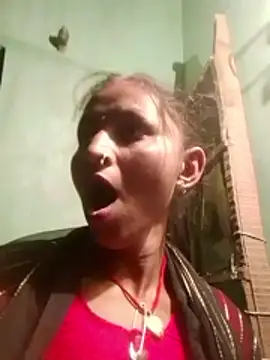 Snapshot of Juli_rathore chatting on March 12, 11:44 pm Juli rathore online show from March 12, 11:44 pm