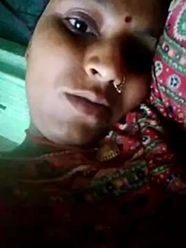 Snapshot of Juli_rathore chatting on June 27, 12:04 am Juli rathore online show from June 27, 12:04 am