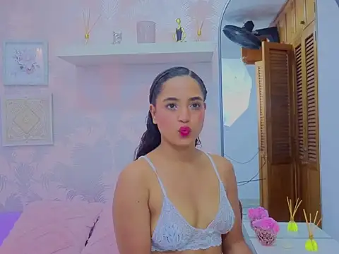 Emma Thompssonn online show from February 26, 12:04 pm