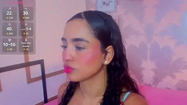 Snapshot of Emma_Thompssonn chatting on May 20, 12:00 pm Emma Thompssonn online show from May 20, 12:00 pm